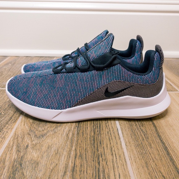 Nike Shoes - NEW Nike Viale Premium